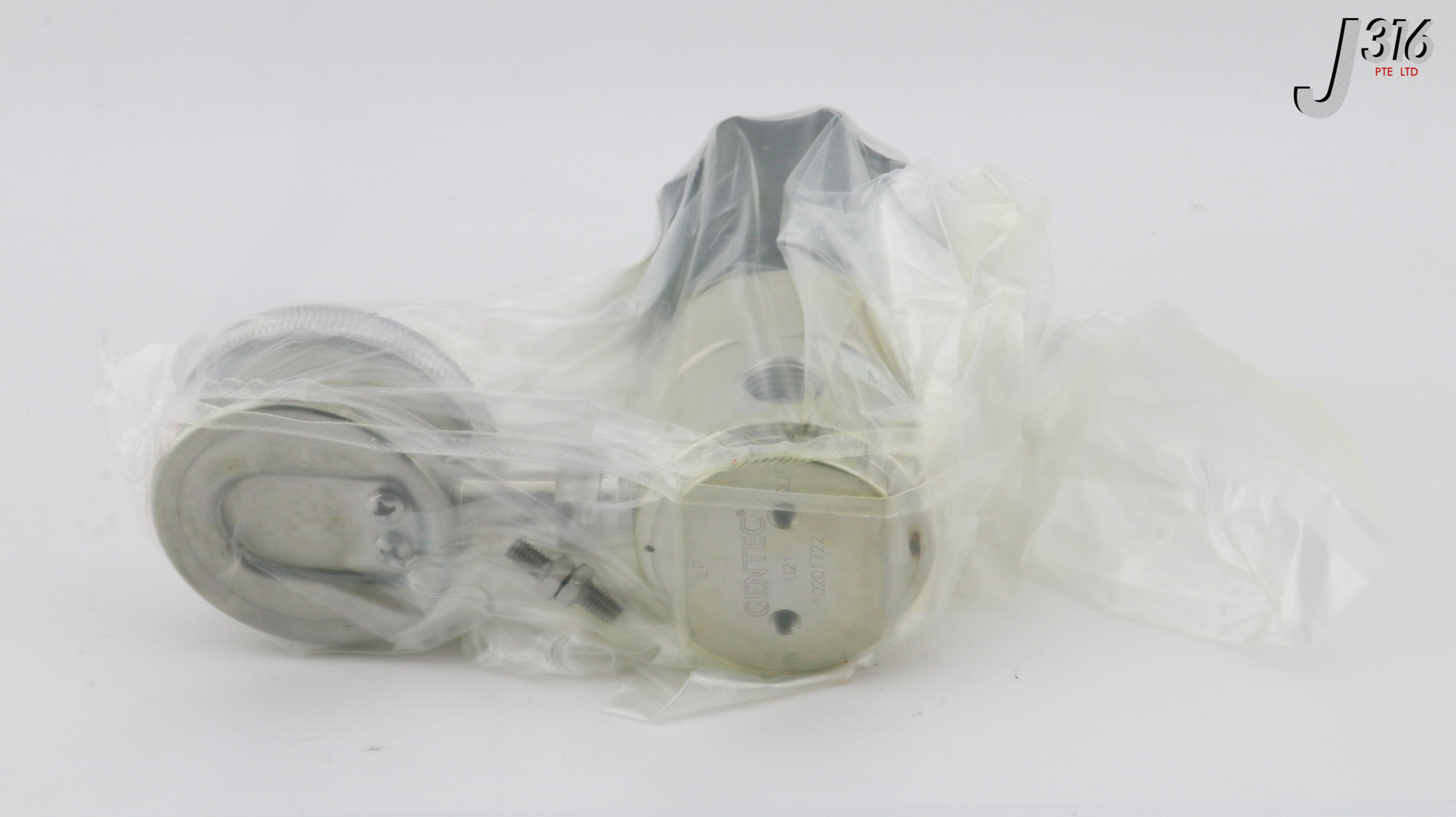 31652 GENTEC 3-WAY REGULATOR 130402551 W/ GAUGE -30-60PSI (NEW